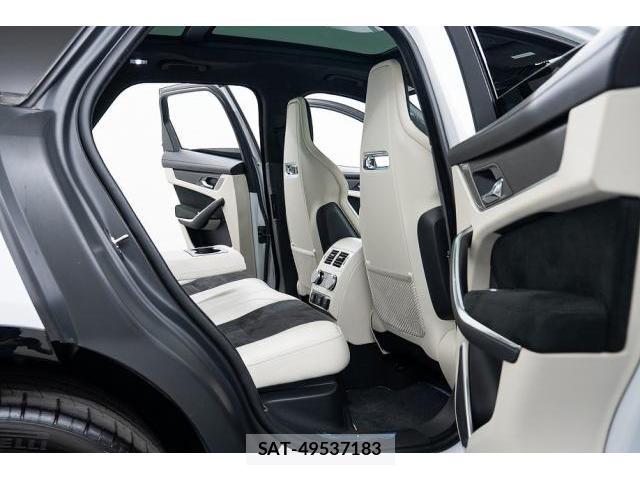 Jaguar F-PACE 2021-09 8329657-13
