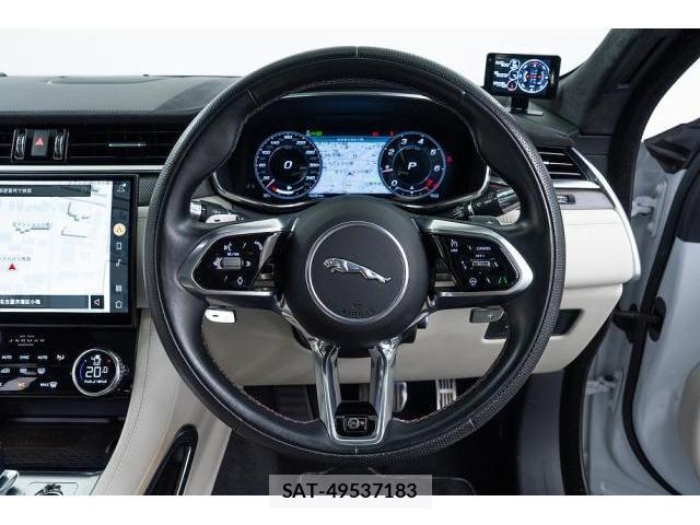 Jaguar F-PACE 2021-09 8329657-17