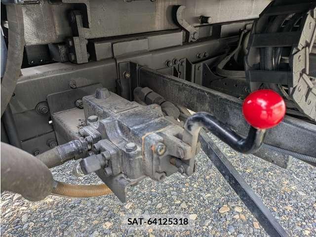MITSUBISHI FUSO Fighter 2006-06 8328408-19