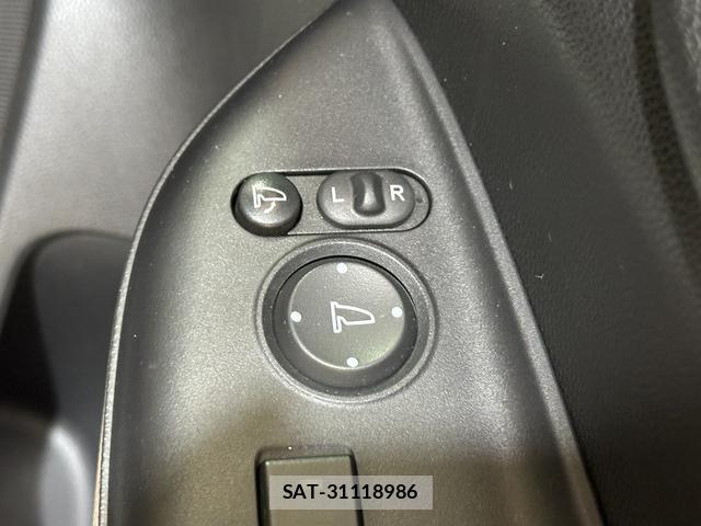 Honda FIT HYBRID 2013-10 8329565-11
