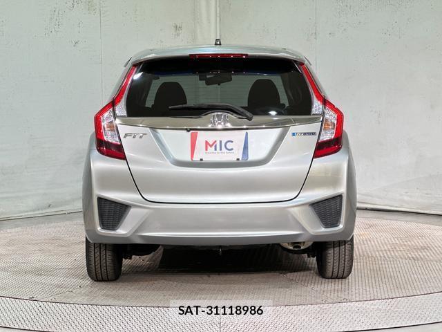 Honda FIT HYBRID 2013-10 8329565-17