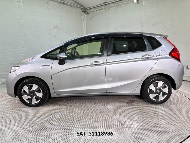 Honda FIT HYBRID 2013-10 8329565-19