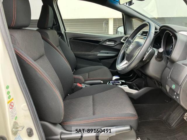 Honda FIT HYBRID 2013-10 8330248-3