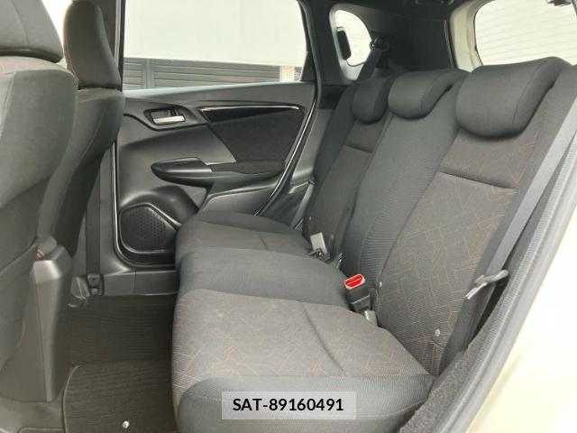 Honda FIT HYBRID 2013-10 8330248-6