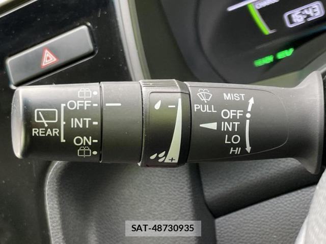 Honda FIT HYBRID 2017-06 8330639-16