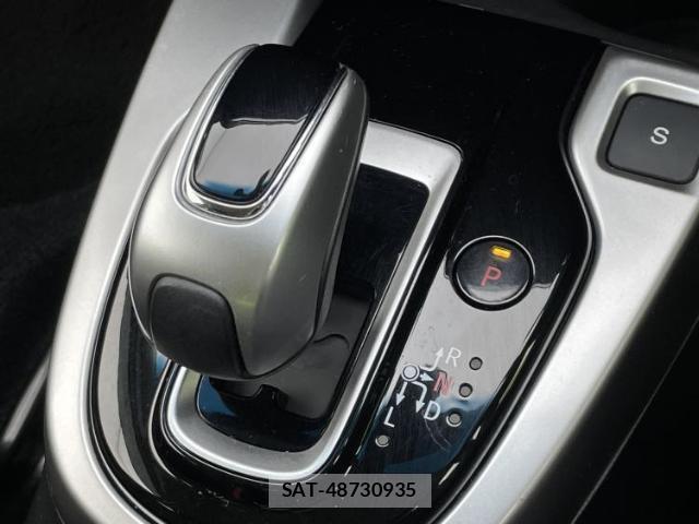 Honda FIT HYBRID 2017-06 8330639-17
