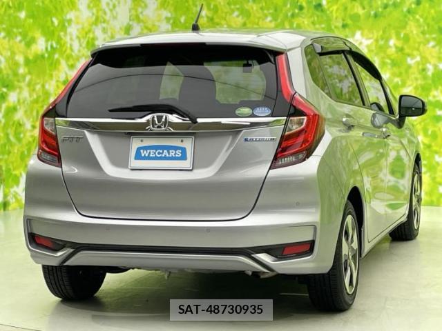 Honda FIT HYBRID 2017-06 8330639-2
