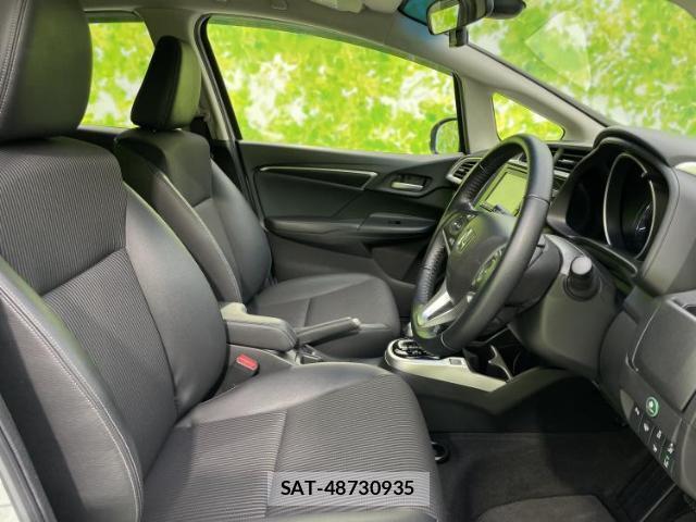 Honda FIT HYBRID 2017-06 8330639-3