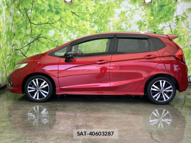 Honda FIT 2017-09 8330429-1