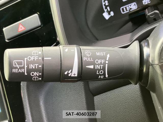 Honda FIT 2017-09 8330429-16