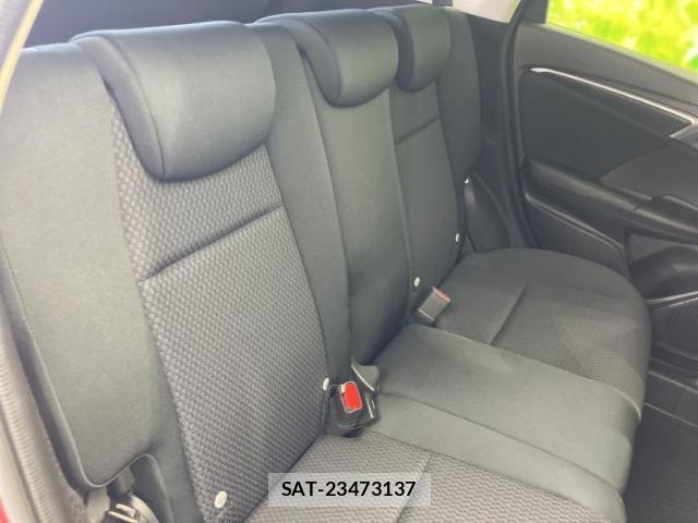 Honda FIT 2019-05 8330592-6