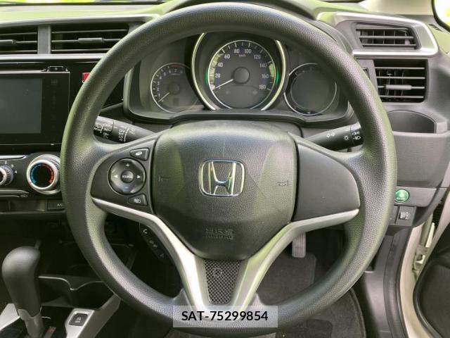 Honda FIT 2014-07 8330628-14