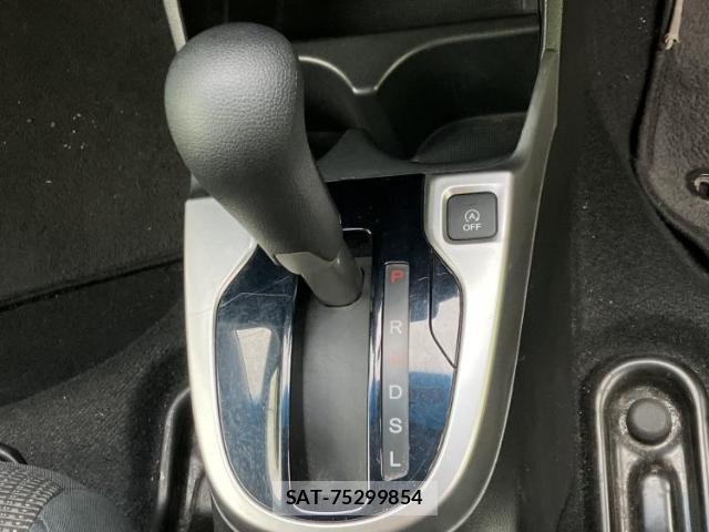 Honda FIT 2014-07 8330628-17