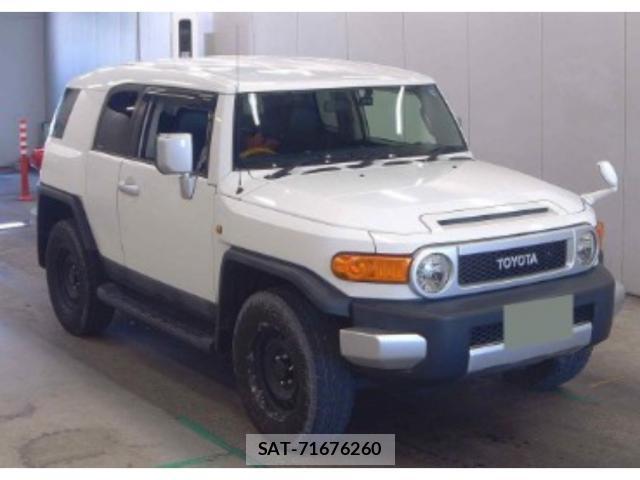 Toyota FJ CRUISER 2013-05 8328495-0