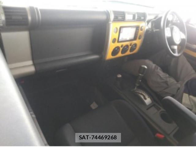 Toyota FJ CRUISER 2014-10 8328496-2