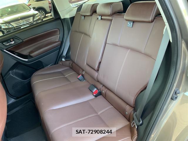 Subaru FORESTER 2017-01 8328607-12