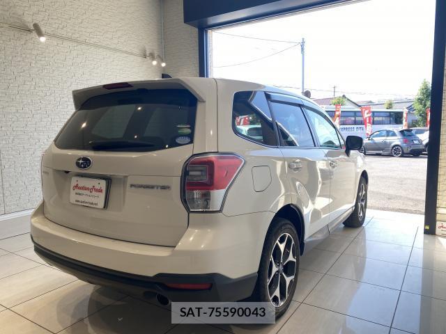 Subaru FORESTER 2017-10 8330033-1
