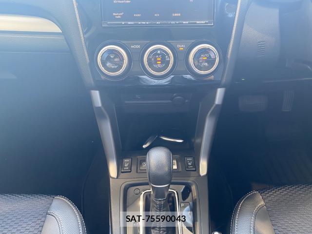 Subaru FORESTER 2017-10 8330033-10