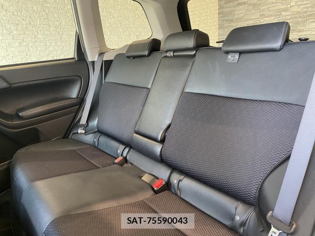 Subaru FORESTER 2017-10 8330033-19