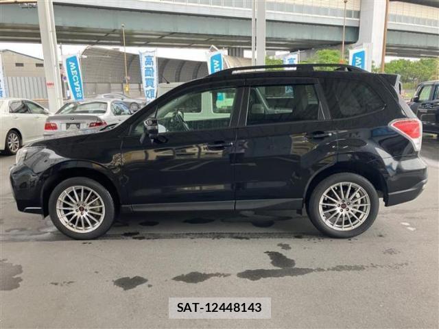 Subaru FORESTER 2018-02 8330435-1