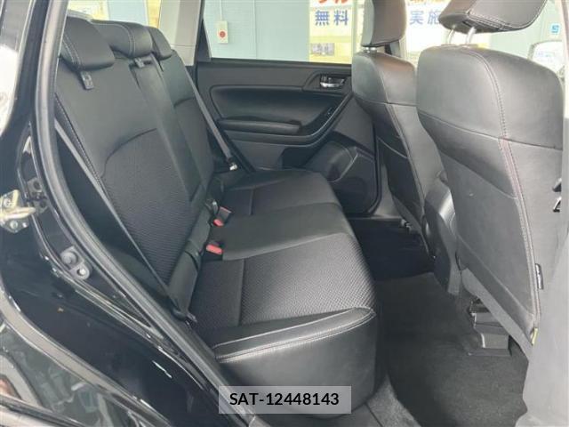 Subaru FORESTER 2018-02 8330435-5
