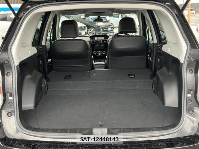 Subaru FORESTER 2018-02 8330435-7