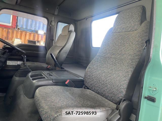 Isuzu FORWARD 2006-12 8330674-11