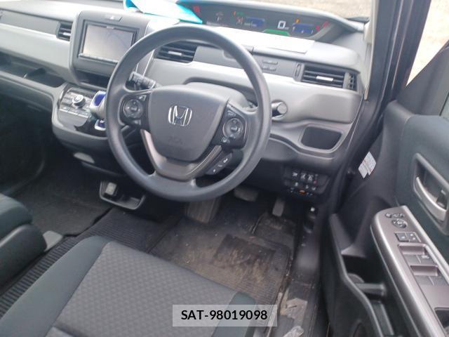 Honda FREED 2018-07 8330375-2