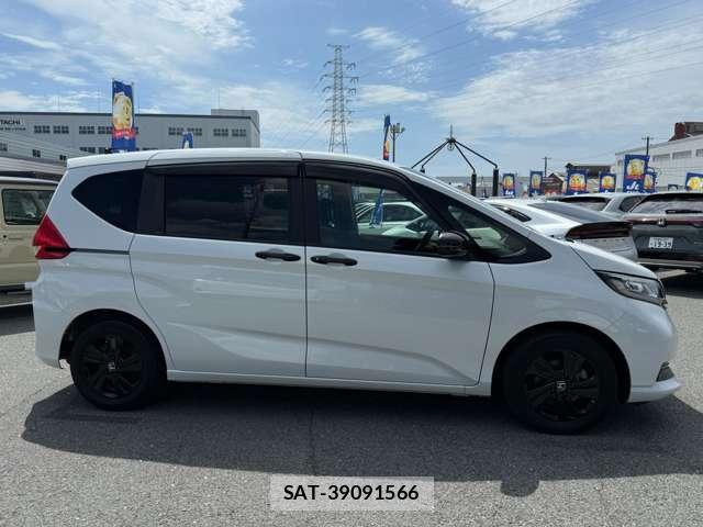 Honda FREED 2024-03 8328702-16