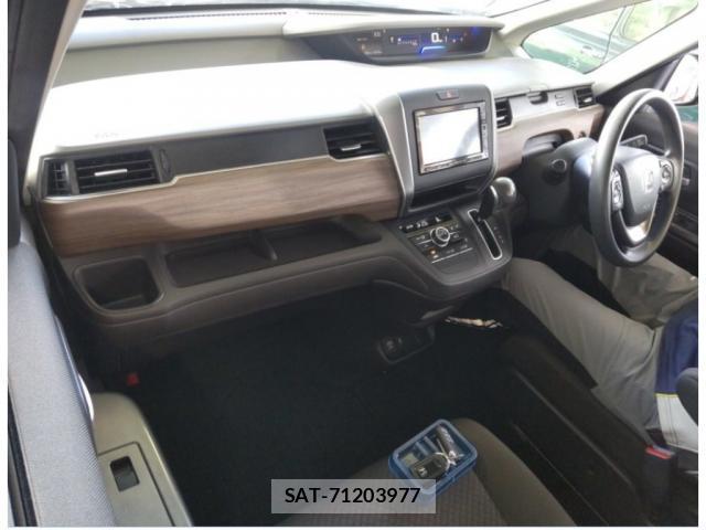 Honda FREED 2021-07 8330095-2