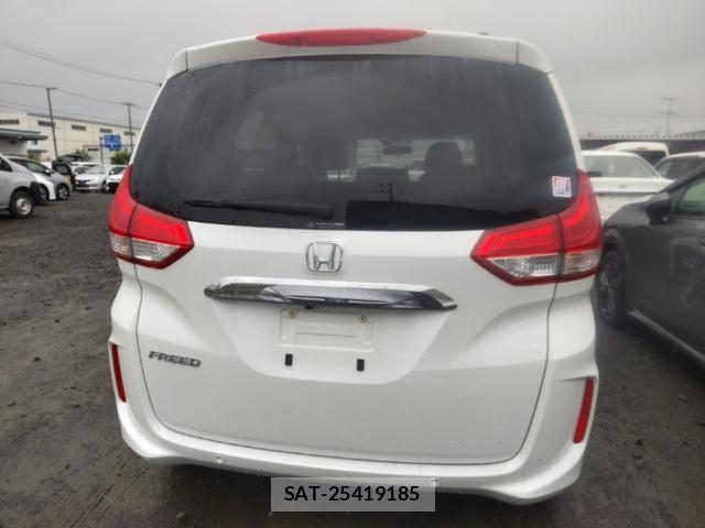 Honda FREED 2021-07 8330380-1