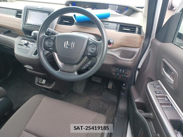 Honda FREED 2021-07 8330380-2