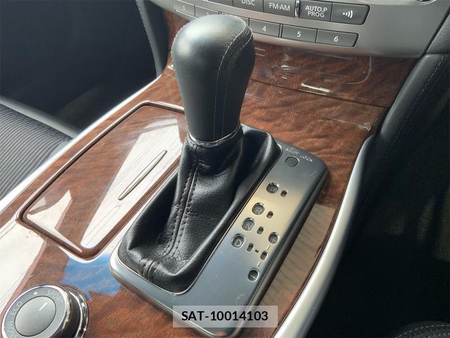 Nissan FUGA 2020-05 8328615-9
