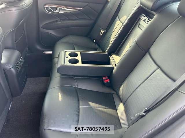 Nissan FUGA 2018-10 8329374-10