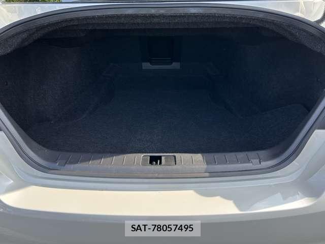 Nissan FUGA 2018-10 8329374-11
