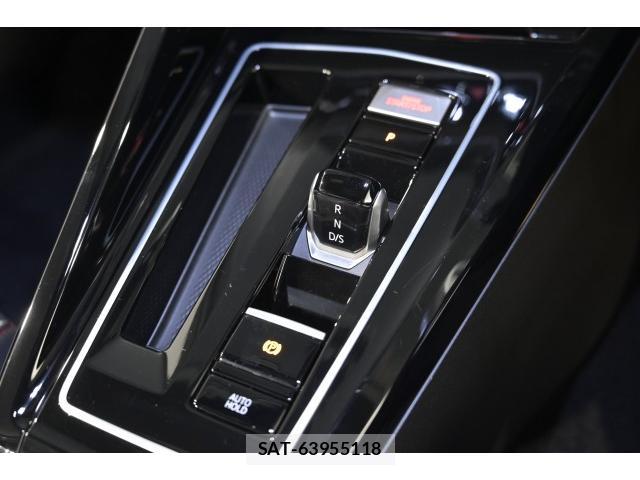 VolksWagen GOLF GTI 2024-02 8330118-15