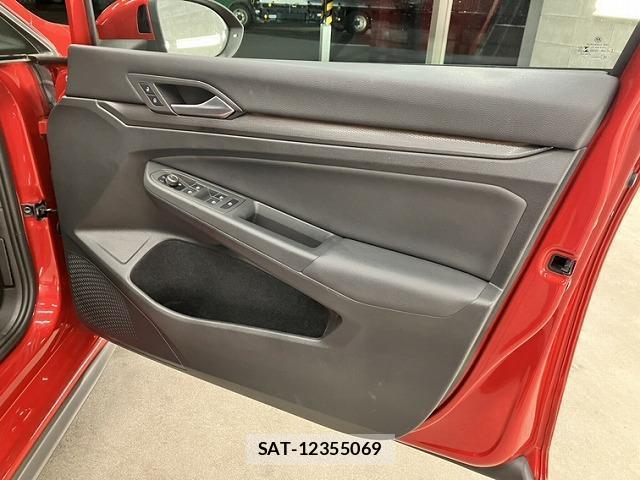 VolksWagen GOLF GTI 2022-06 8330121-12