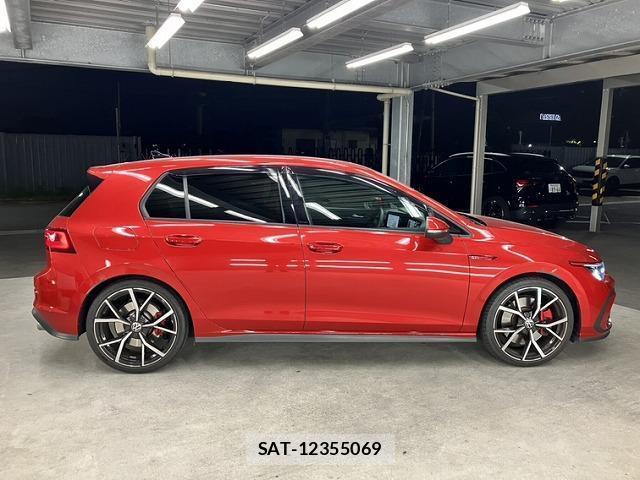 VolksWagen GOLF GTI 2022-06 8330121-3