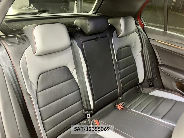VolksWagen GOLF GTI 2022-06 8330121-6