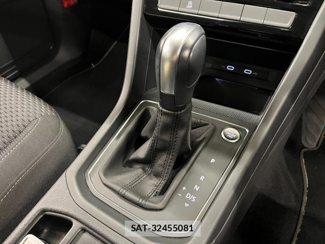 VolksWagen GOLF TOURAN 2021-11 8329895-15