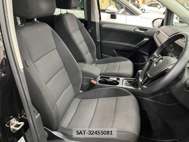 VolksWagen GOLF TOURAN 2021-11 8329895-3