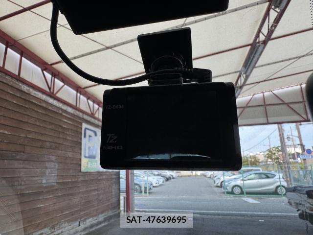 VolksWagen GOLF 2018-05 8328454-13