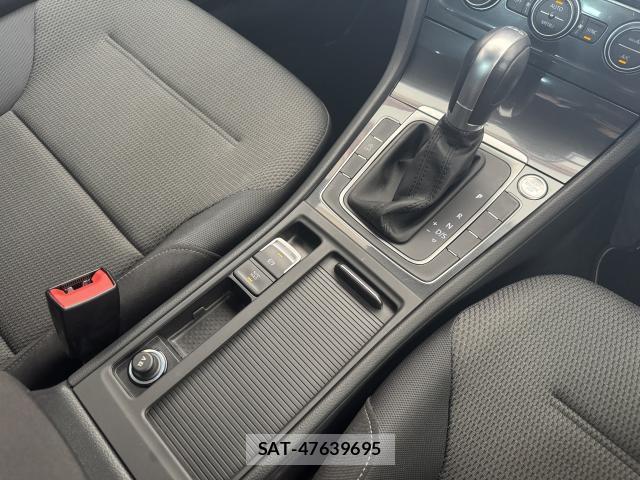 VolksWagen GOLF 2018-05 8328454-17
