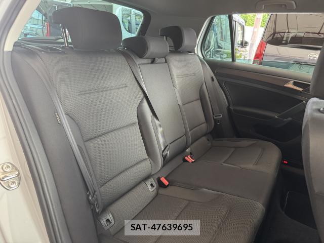 VolksWagen GOLF 2018-05 8328454-19