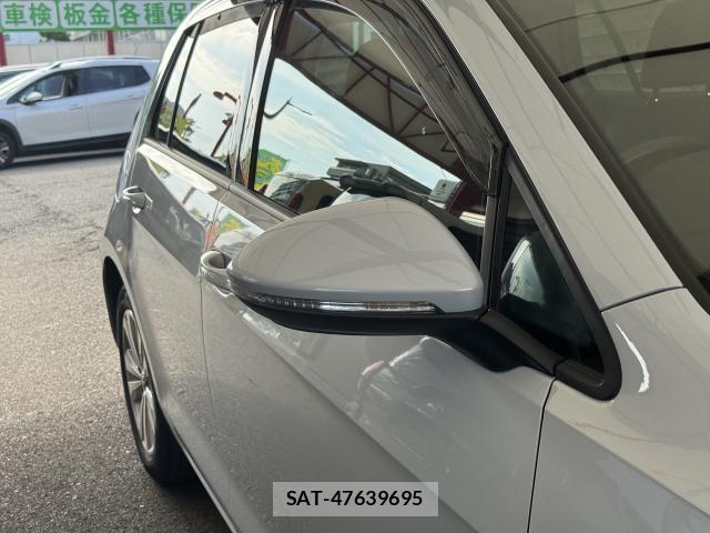 VolksWagen GOLF 2018-05 8328454-6