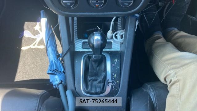 VolksWagen GOLF 2006-11 8329282-14