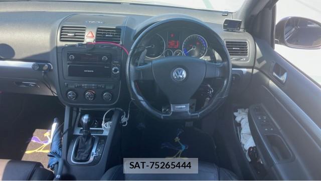 VolksWagen GOLF 2006-11 8329282-16