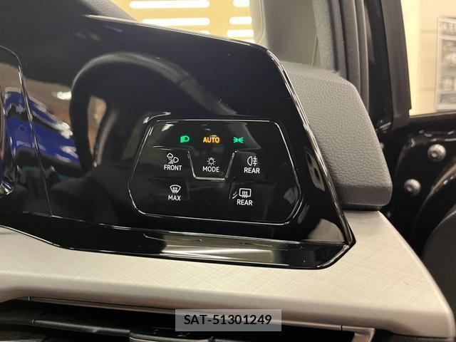 VolksWagen GOLF 2021-08 8329903-14