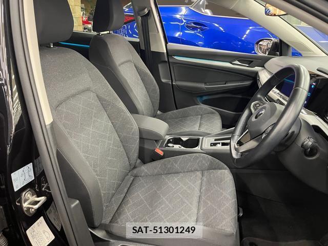 VolksWagen GOLF 2021-08 8329903-3