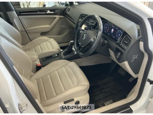 VolksWagen GOLF 2019-11 8330085-2